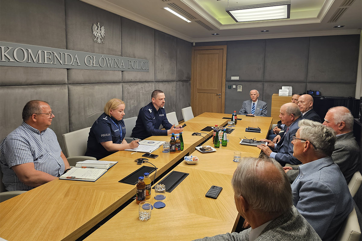 Spotkanie członków Prezydium Zarządu Głównego SEiRP z nadinsp. Markiem Boroniem – Komendantem Głównym Policji